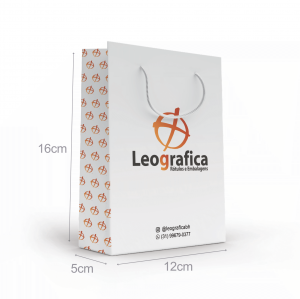 Sacola SL02 - 12x16x5cm Papel offset 180g Tamanho 12x16x5cm Sacola branca com com logo colorida ou 1 cor   Indicado: Semijoias e acessórios, maquiagens, cosméticos (frascos pequenos)